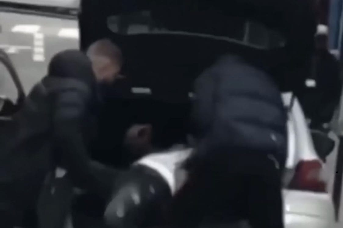 Jarod a t-il kidnappé un « homme » à Paris ?